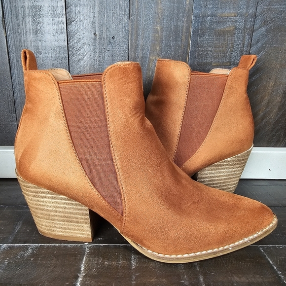 Fashion Beast Womens Pull-on Suede Booties Size 7.5 Cognac Camel Brown - Picture 5 of 9